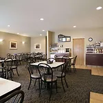 Days Inn By Wyndham Moose Jaw