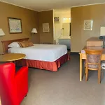 Travelodge By Wyndham Moose Jaw