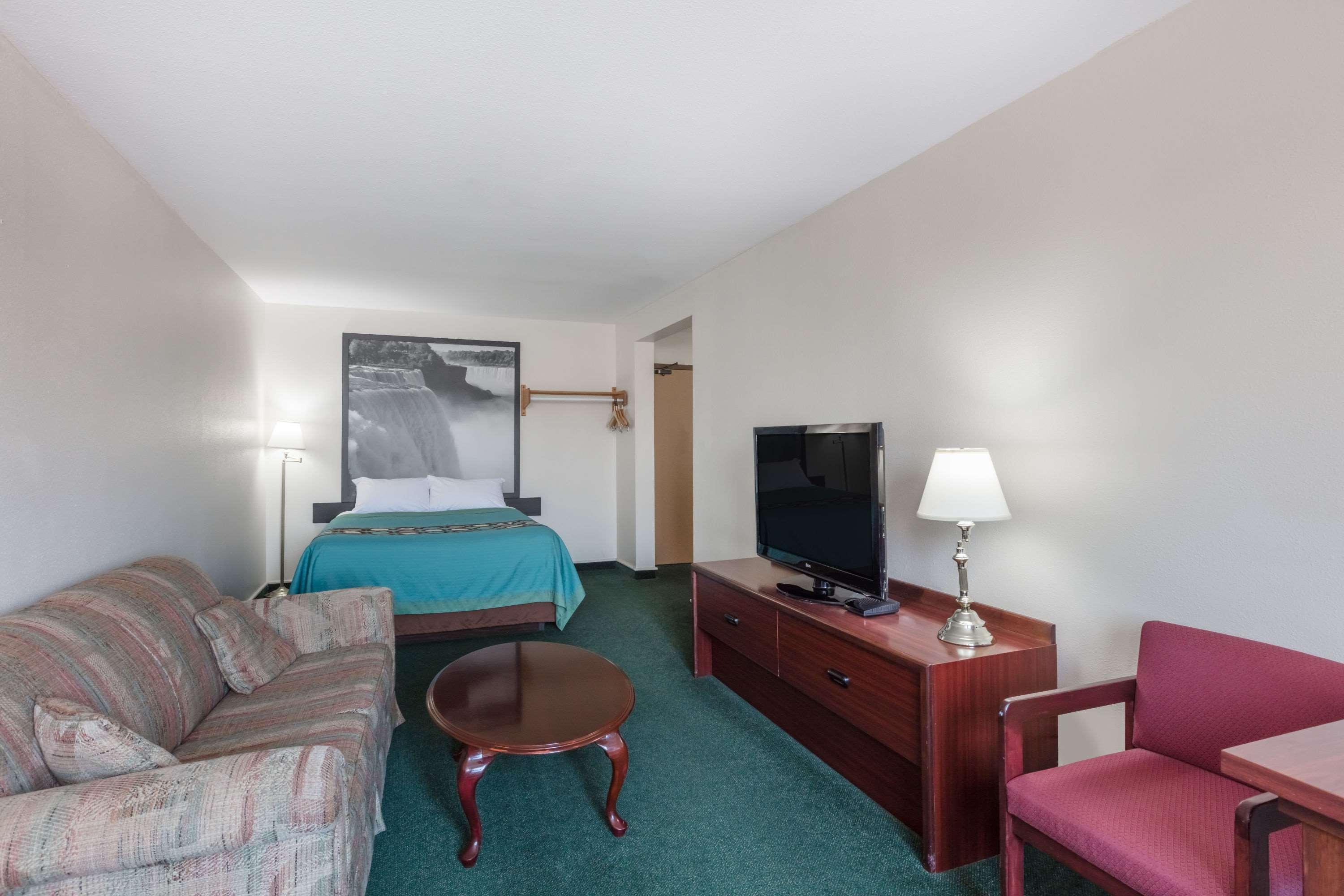 Super 8 By Wyndham Sk Moose Jaw