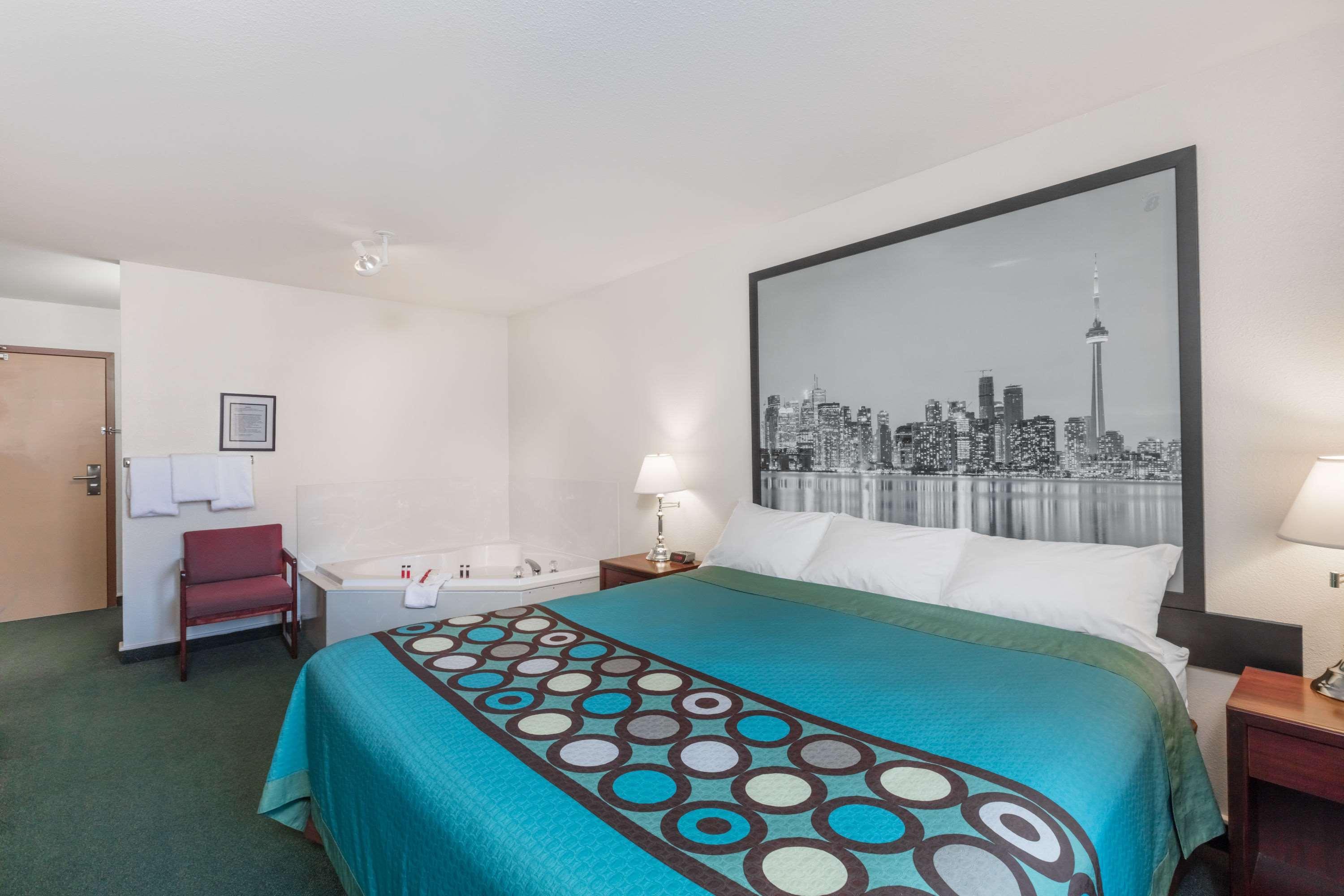 Super 8 By Wyndham Sk