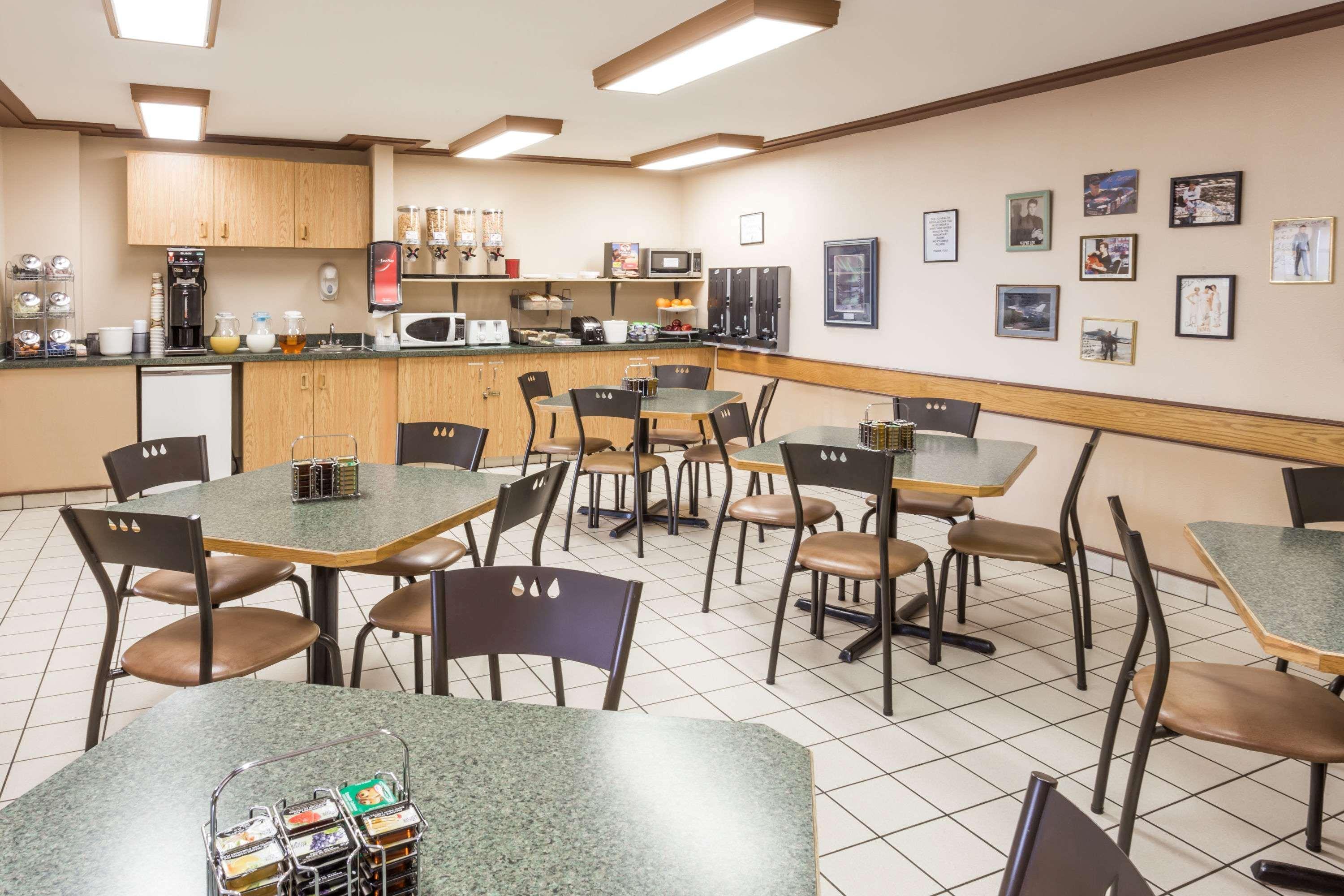 Super 8 By Wyndham Sk 2* Moose Jaw