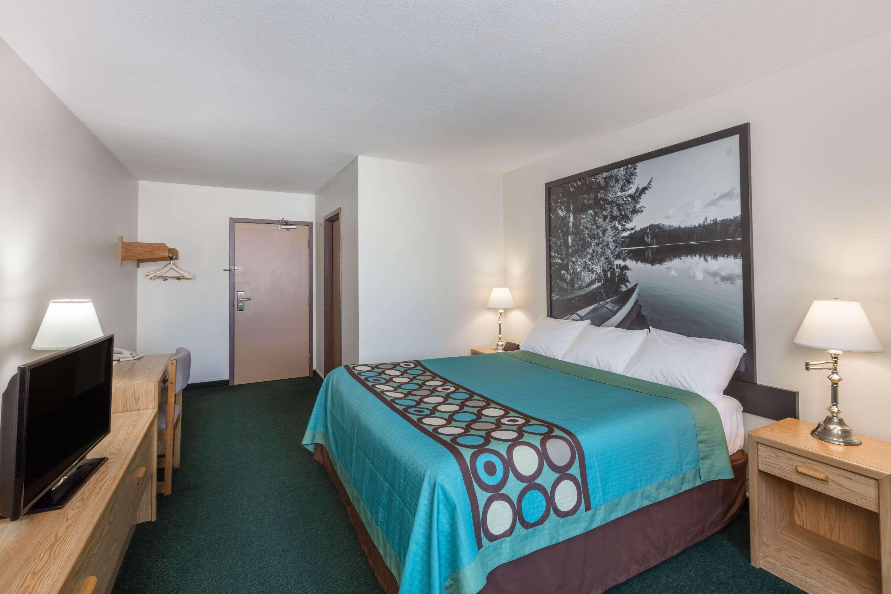 Super 8 By Wyndham Sk