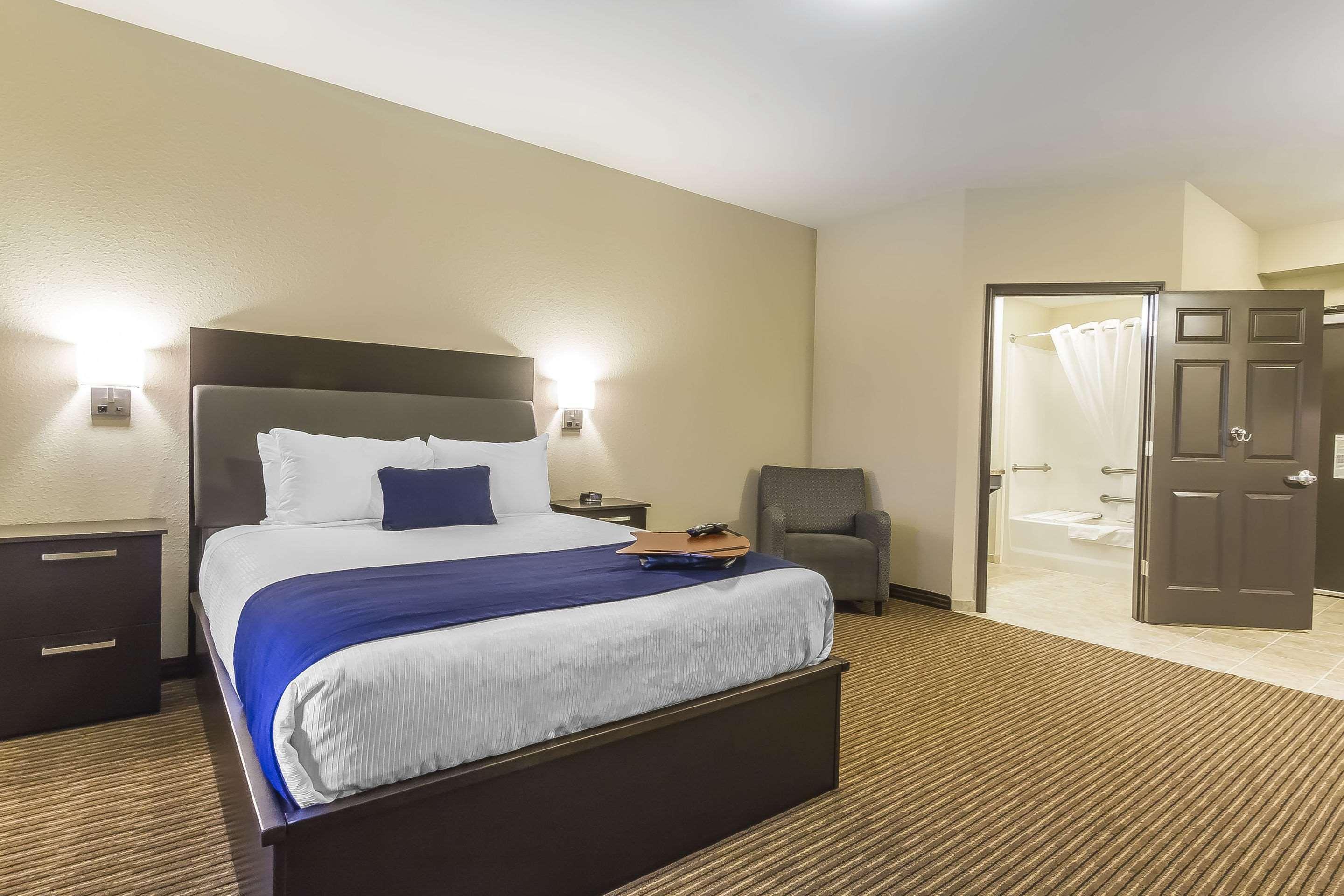 Quality & Hotel Moose Jaw