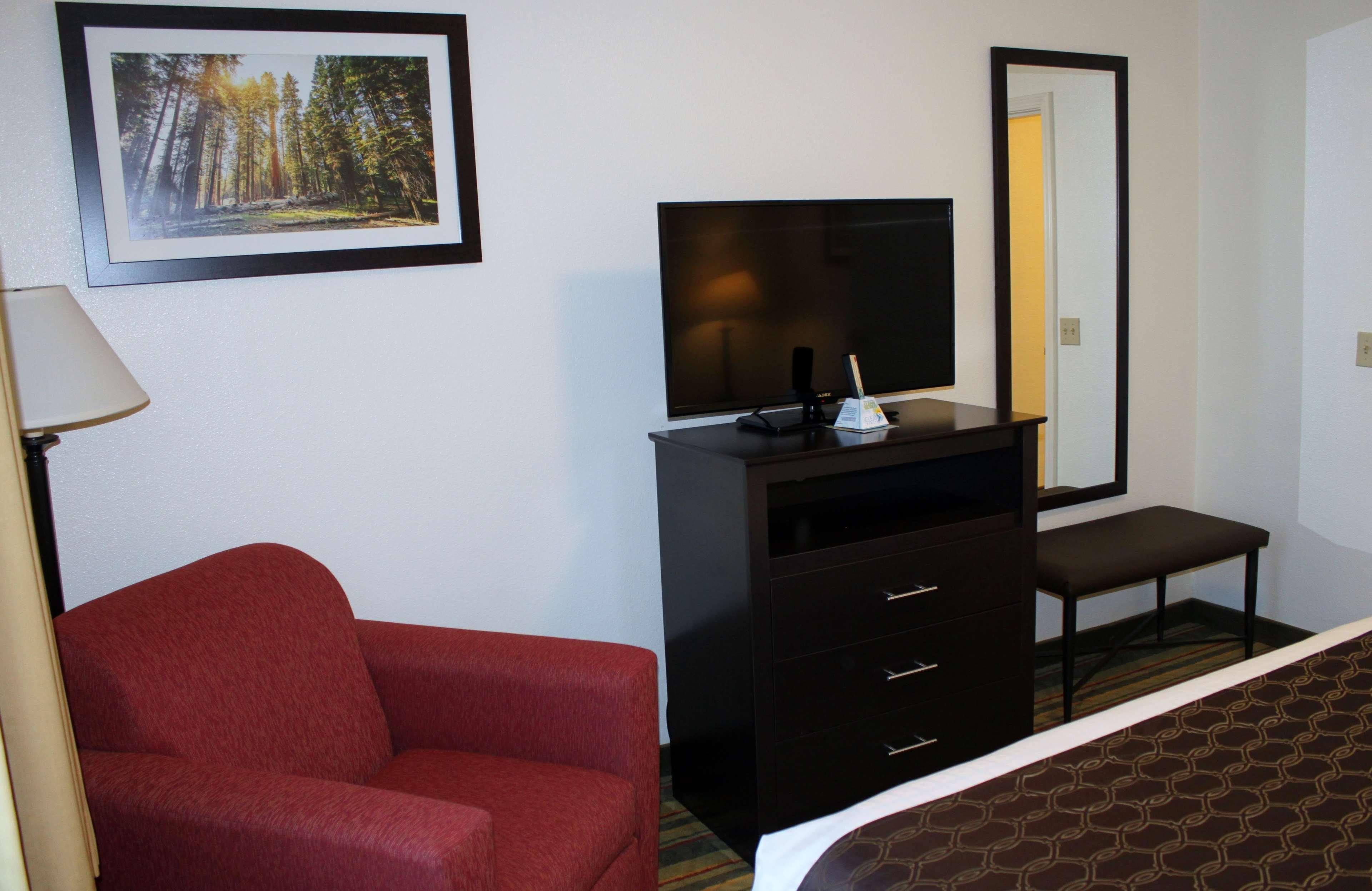 Western 3* Moose Jaw