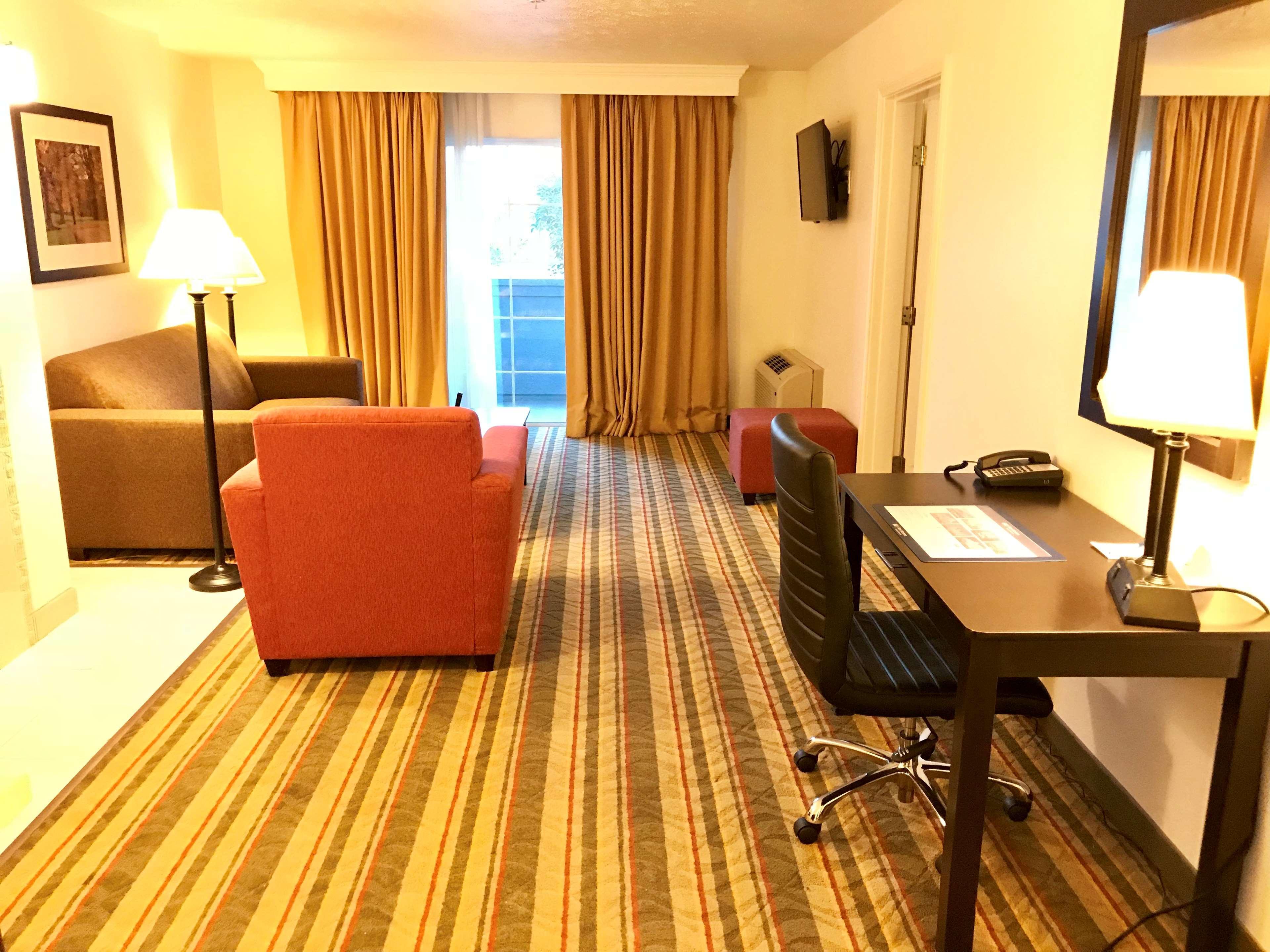 Western Hotel Moose Jaw