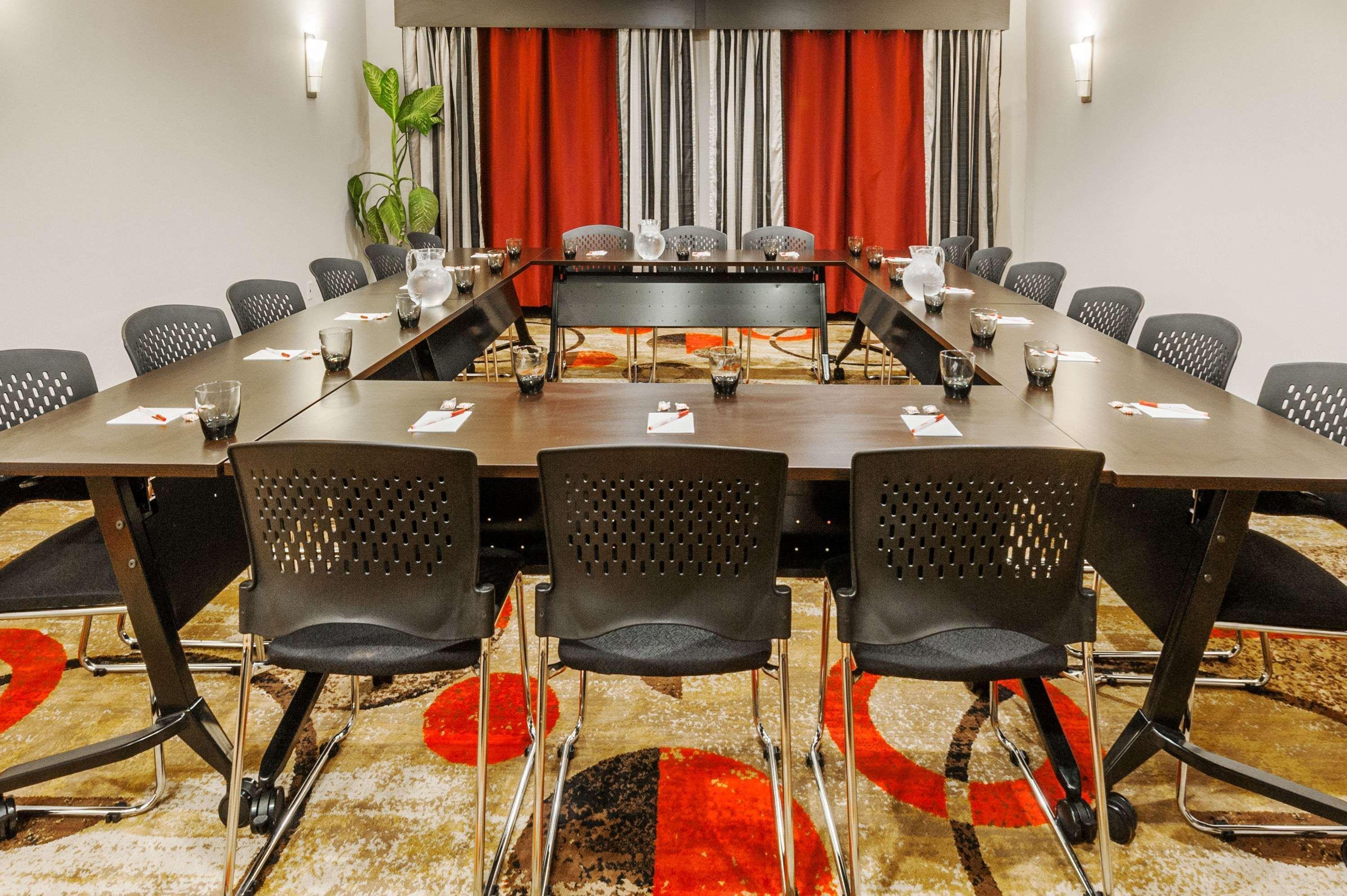Ramada By Wyndham Hotel 3*