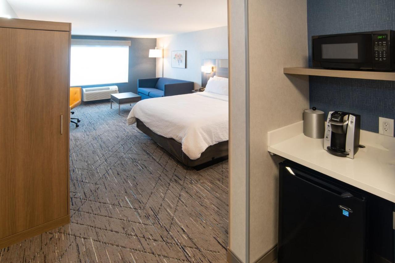 Express & - By Ihg