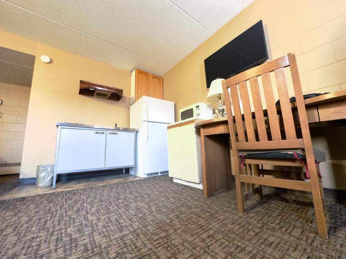 Motel Capone's Hideaway 2*