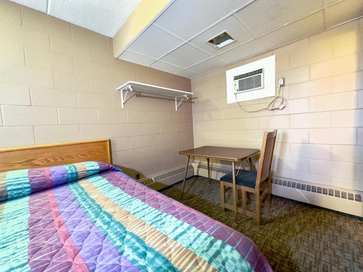 Motel Capone's Hideaway