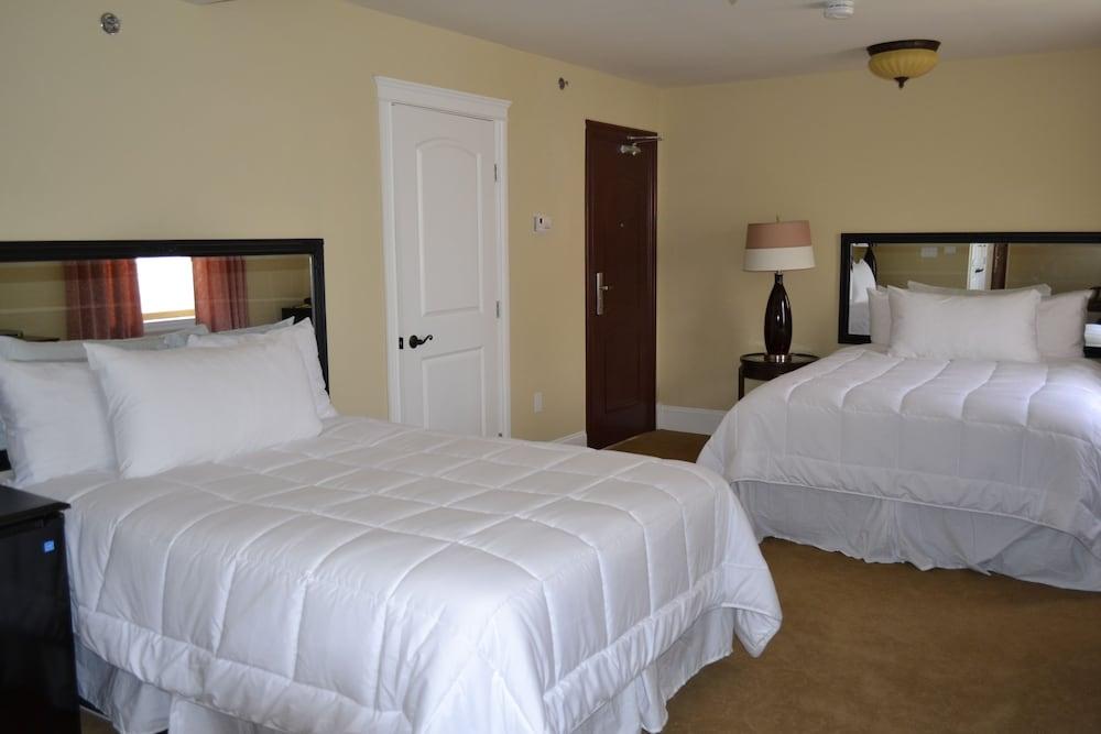 Grant Hall 3* Moose Jaw