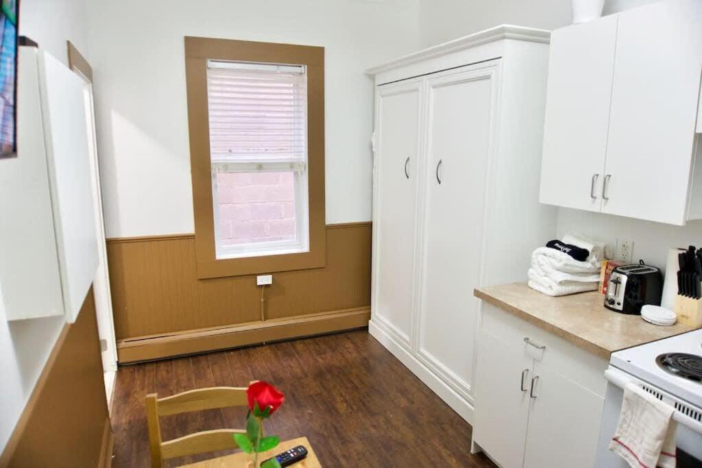 Amazing Dt W Parking Location Coffee Apartment Moose Jaw