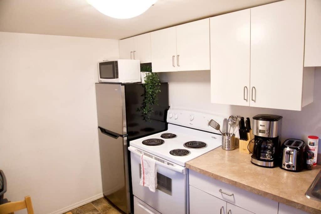 Cozy Downtown Parking Coffee Location Apartment *