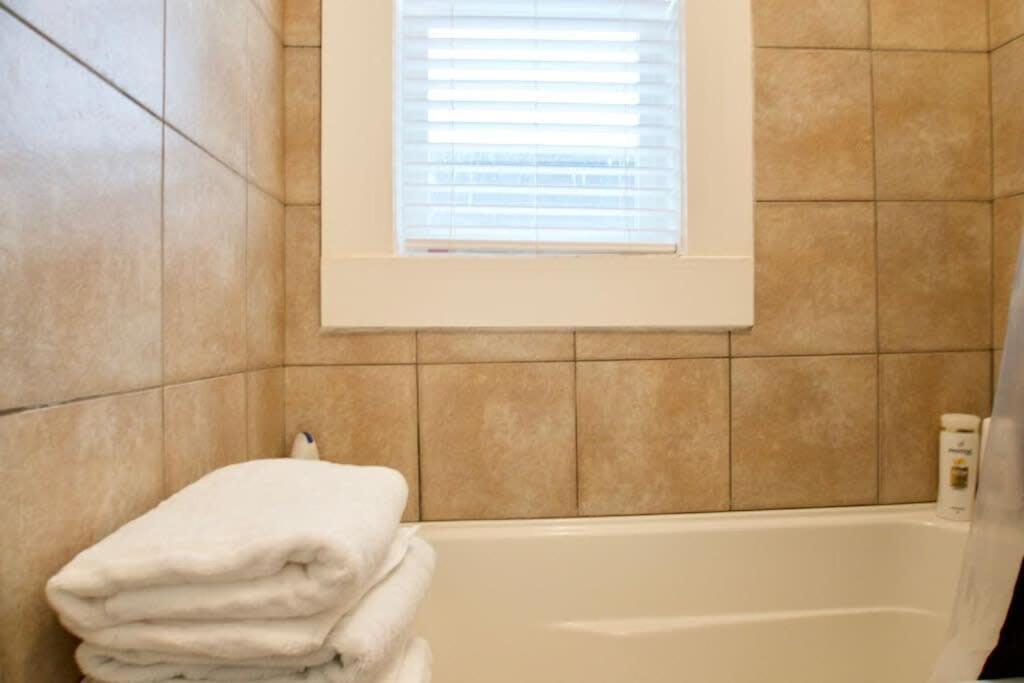 Apartment New Downtown Mj Parking Near Tunnels, Casino & Spa Coffee *