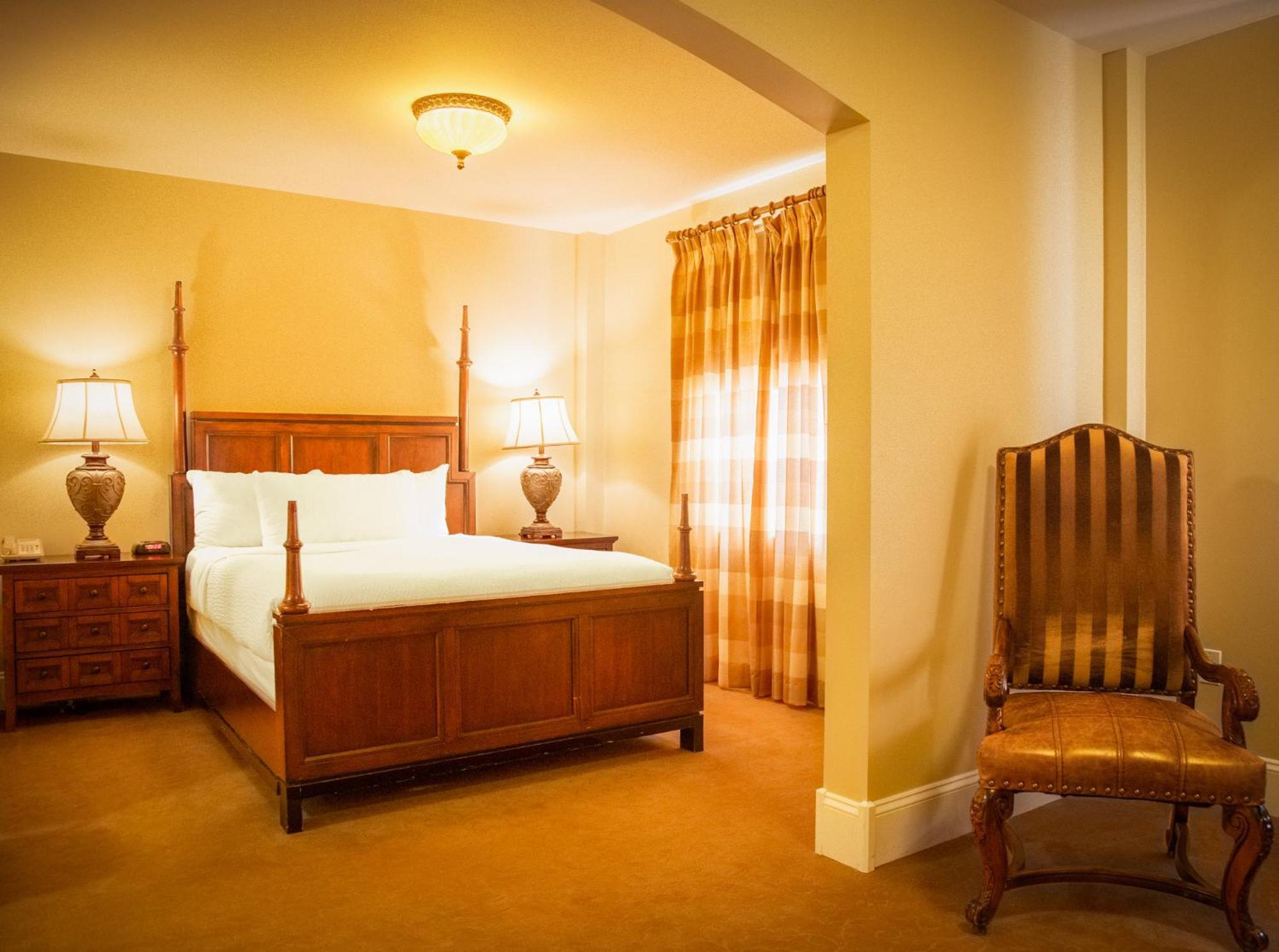 Grant Hall Hotel 3*
