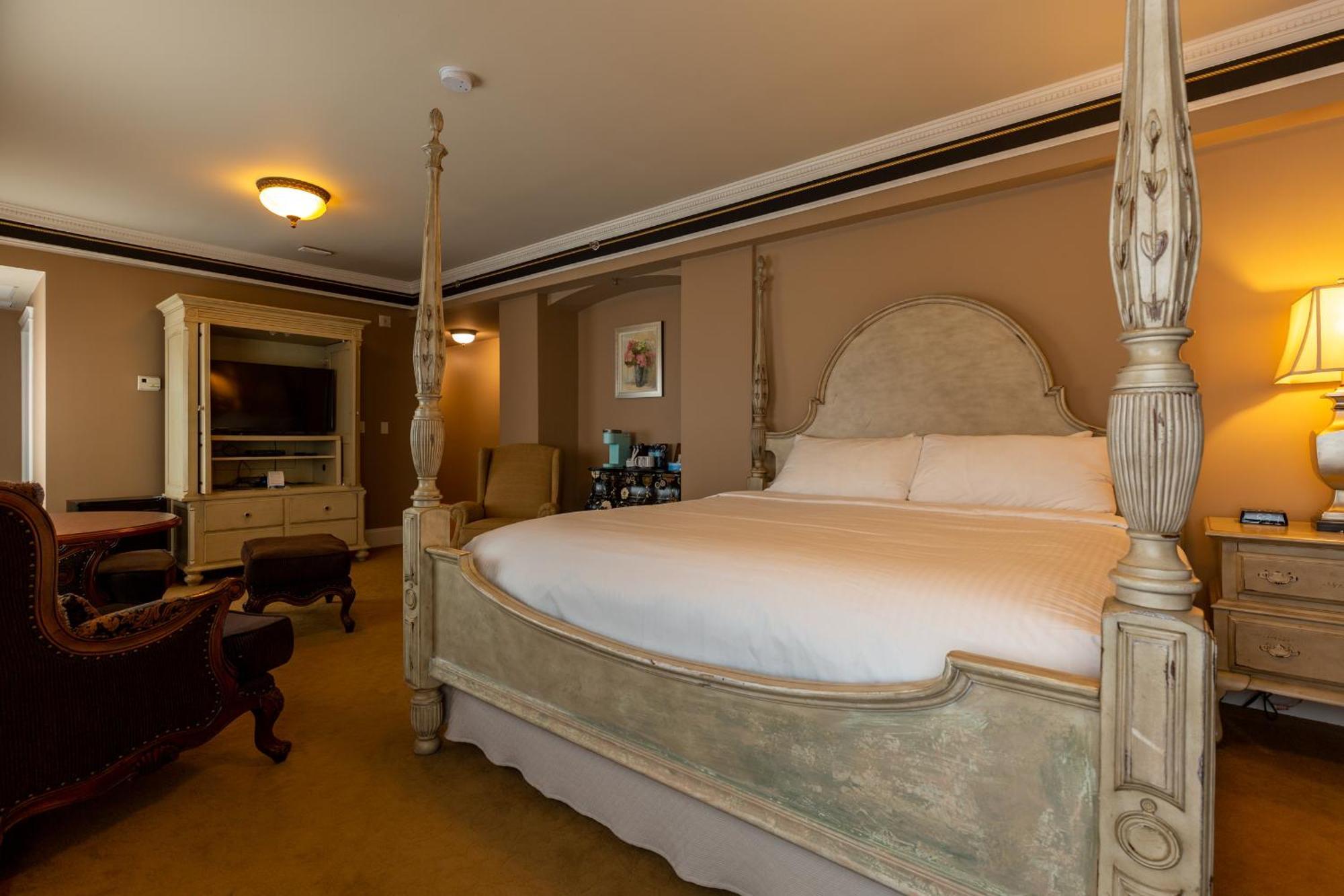 Grant Hall Hotel 3*