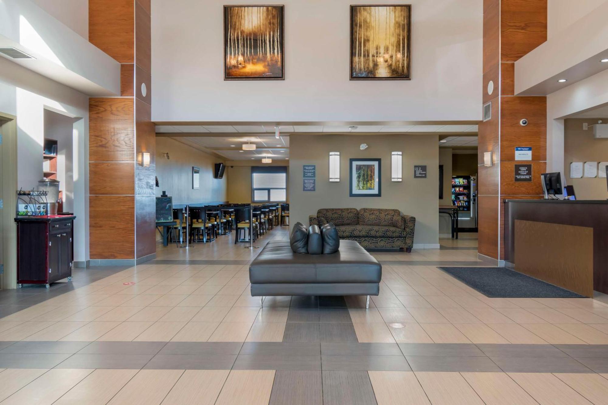 Western 3* Moose Jaw