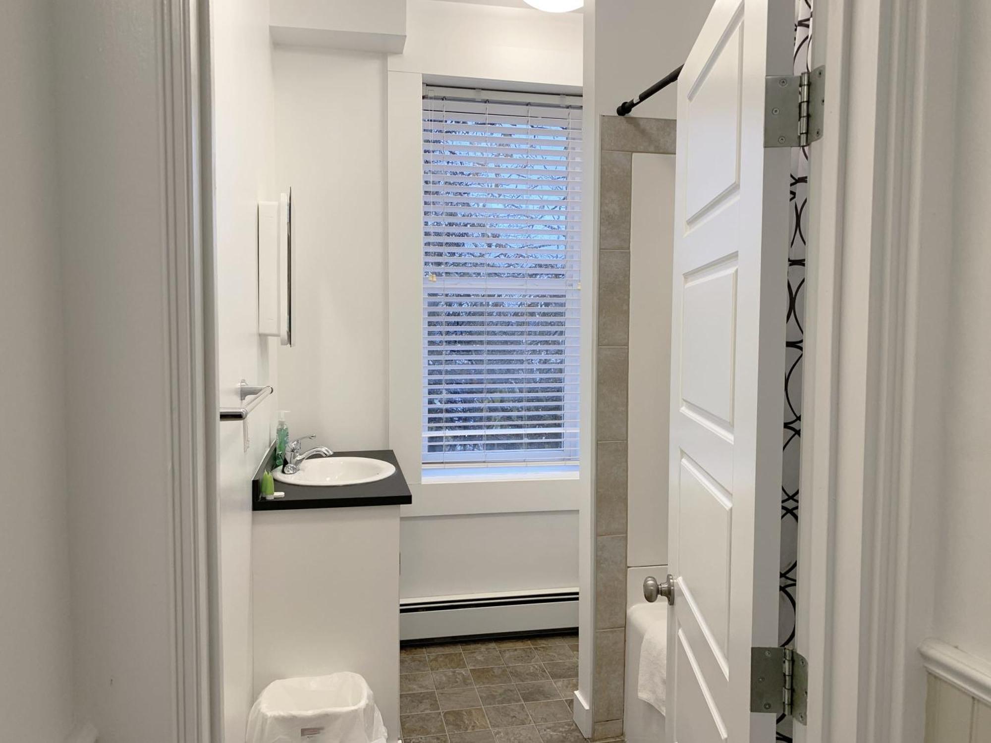Gorgeous 1-bedroom Location Wifi Apartment *