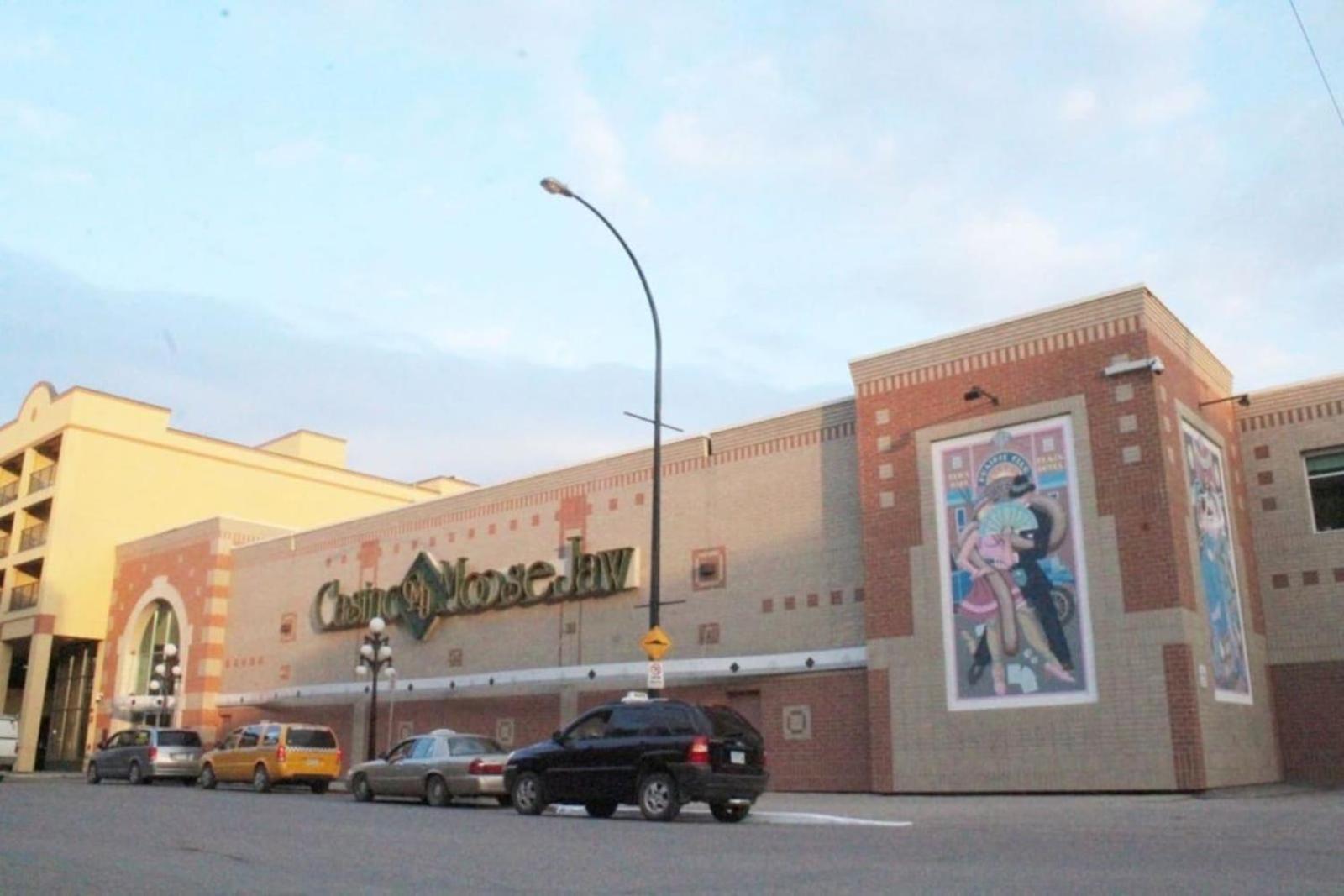 Modern 1br At Downtown Apartment Moose Jaw