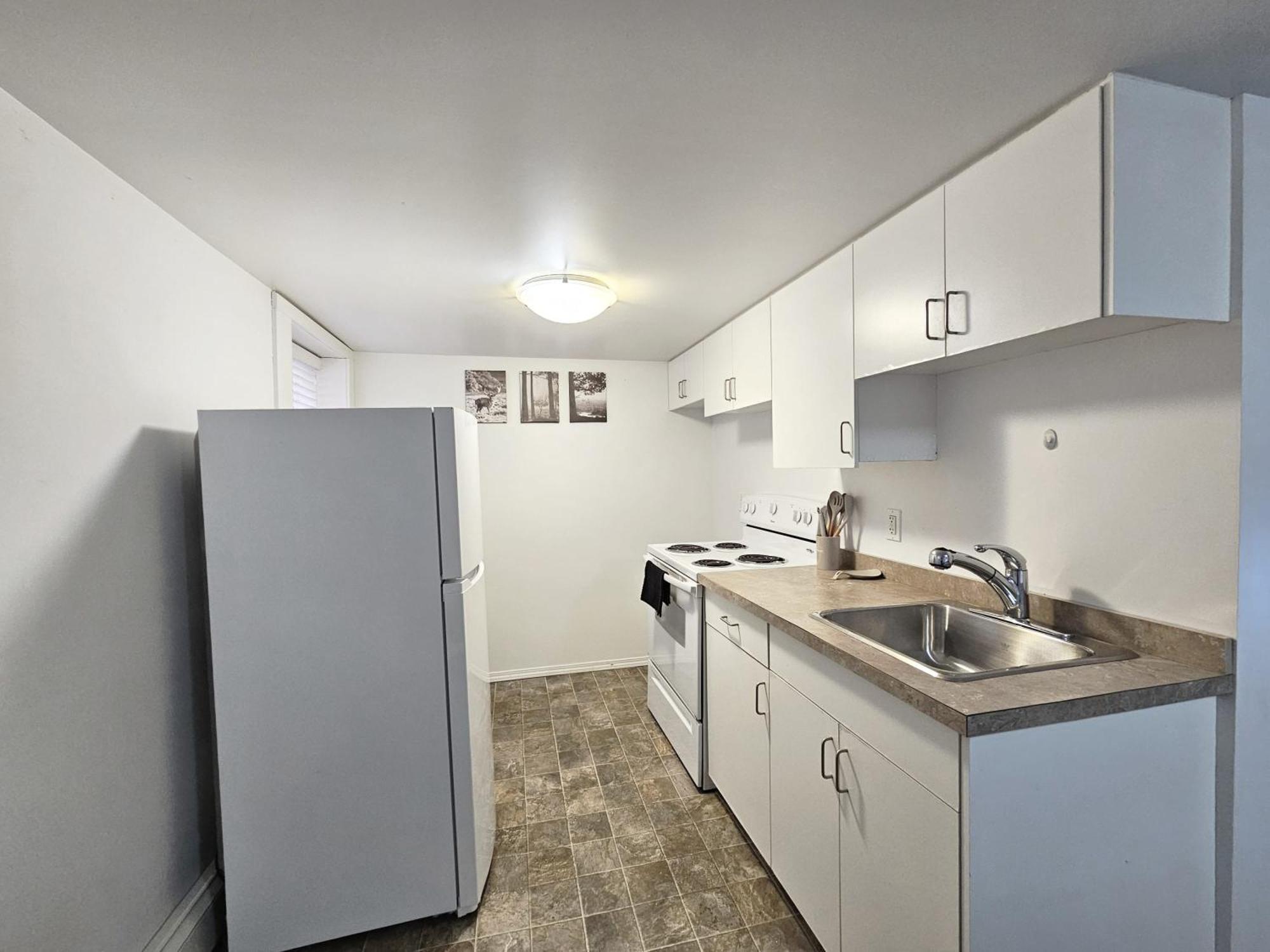 Modern 1br At Downtown Apartment Moose Jaw