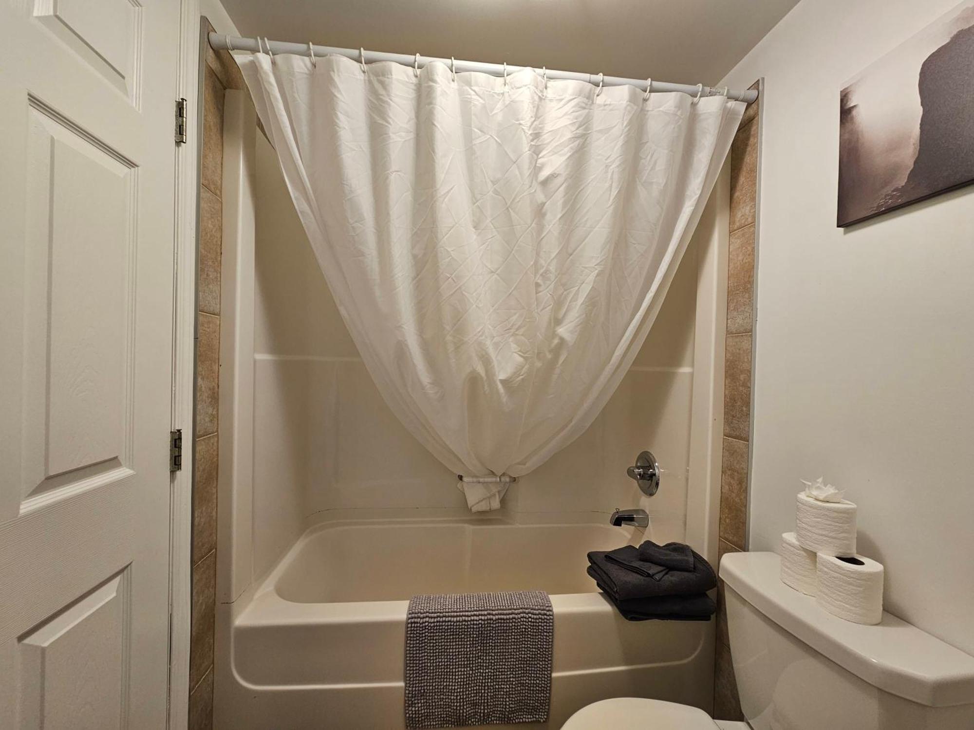 The Mj Tunnel Renovated Wifi Parking Apartment Moose Jaw