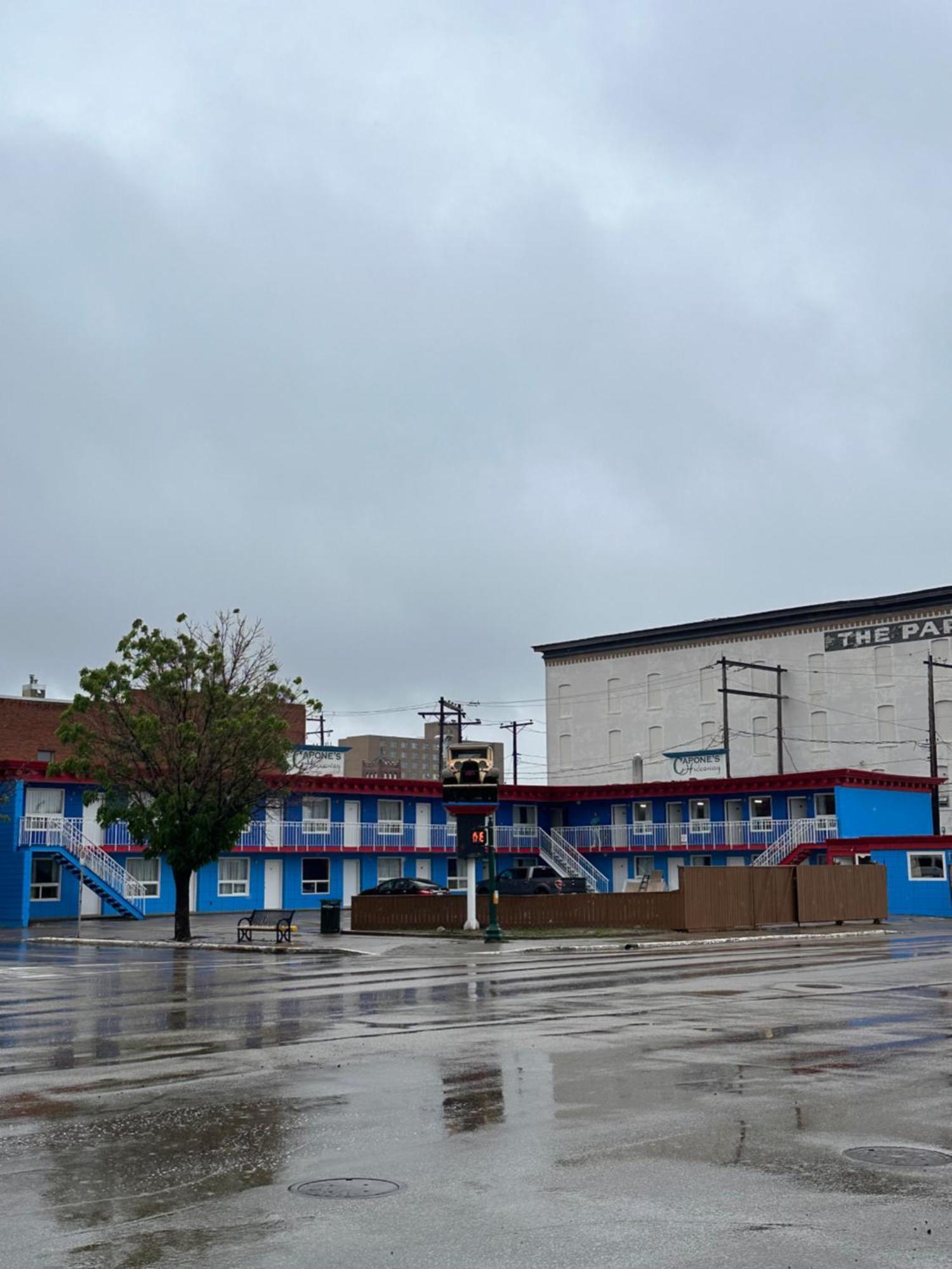 Capone's Hideaway Motel 2*