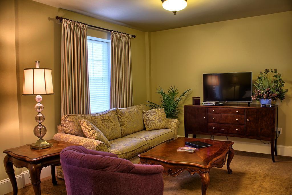 Grant Hall Hotel 3*