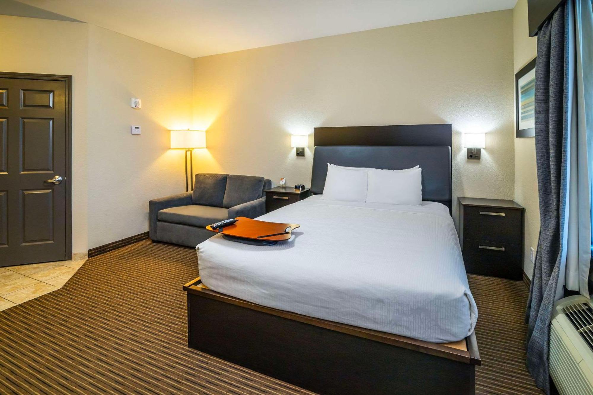 Quality & Hotel Moose Jaw