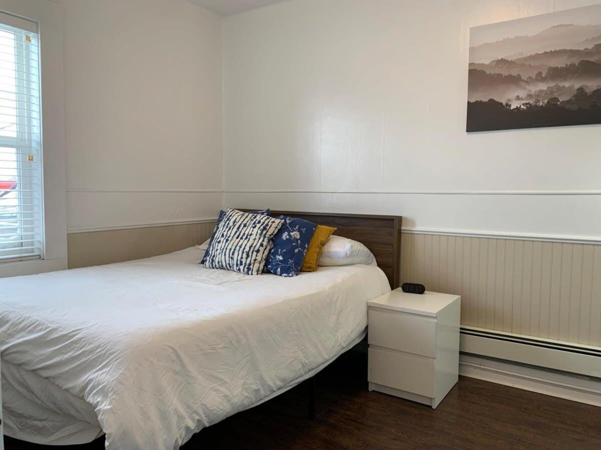 Large 1-bedroom L Downtown L Wifi & Smart Tv Moose Jaw