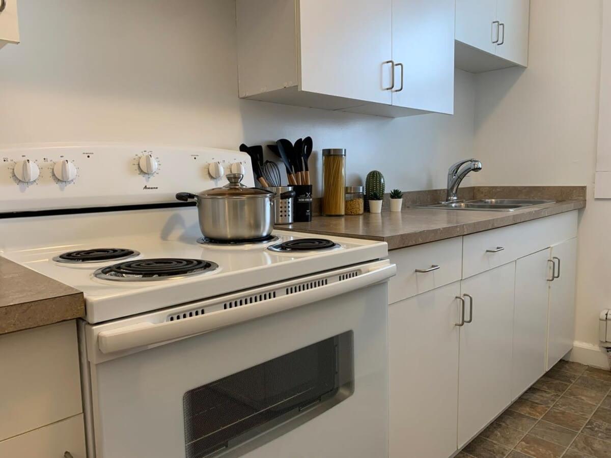 Large 1-bedroom L Downtown L Wifi & Smart Tv Apartment *