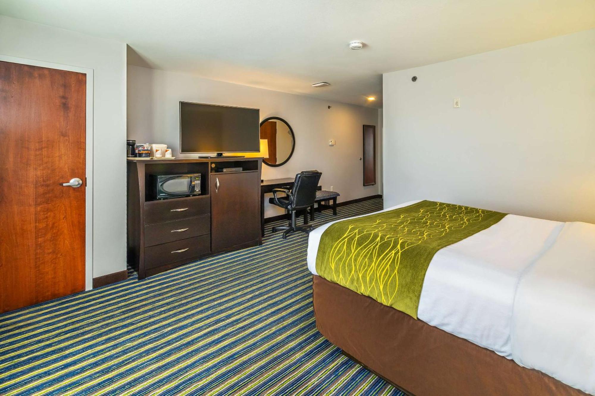 Comfort & Hotel Moose Jaw