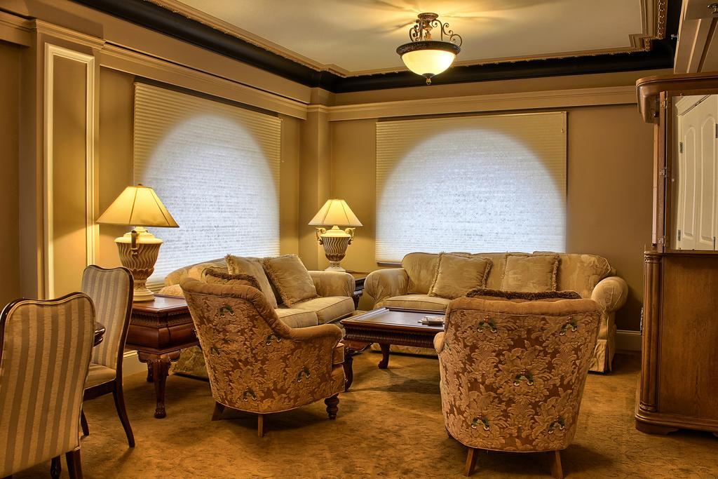 Hotel Grant Hall 3*