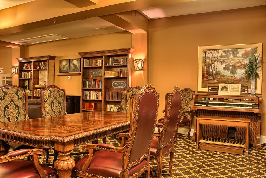 Grant Hall Hotel