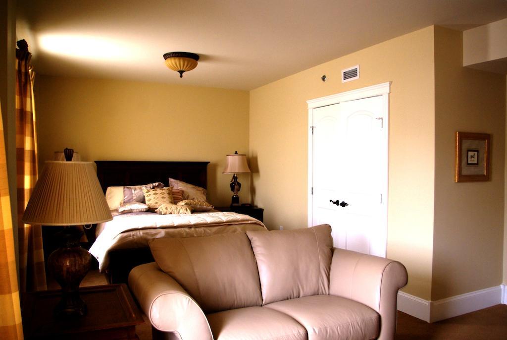 Hotel Grant Hall