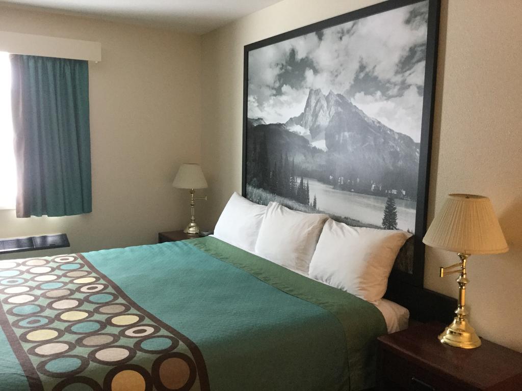 Super 8 By Wyndham Sk Hotel Moose Jaw