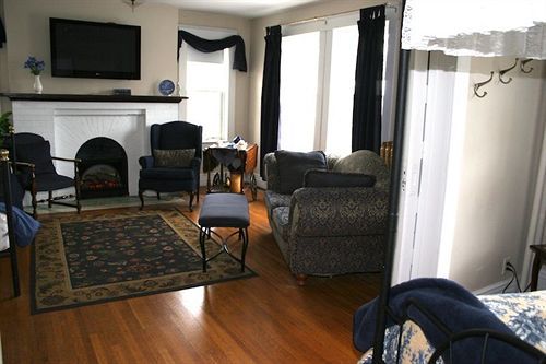 Wakamow Heights Bed & Breakfast Moose Jaw