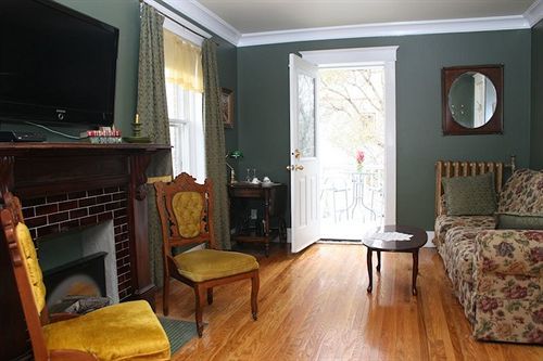 Wakamow Heights Bed & Breakfast