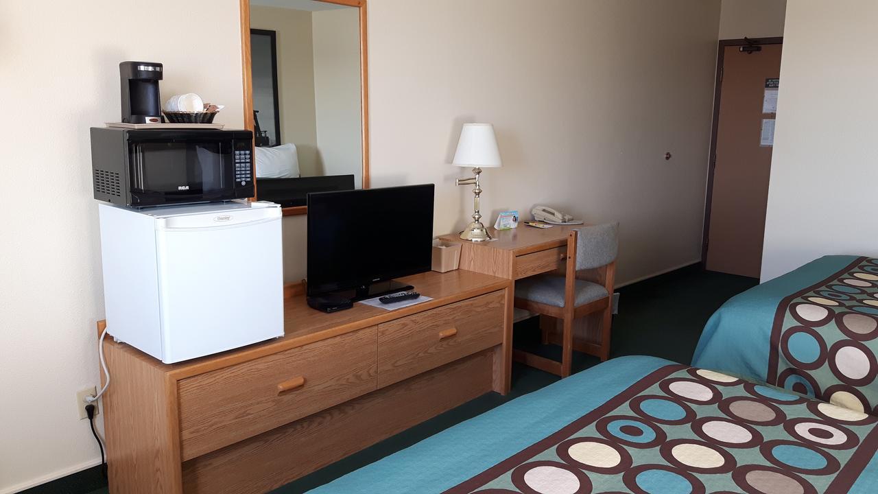 Super 8 By Wyndham Sk Hotel Moose Jaw