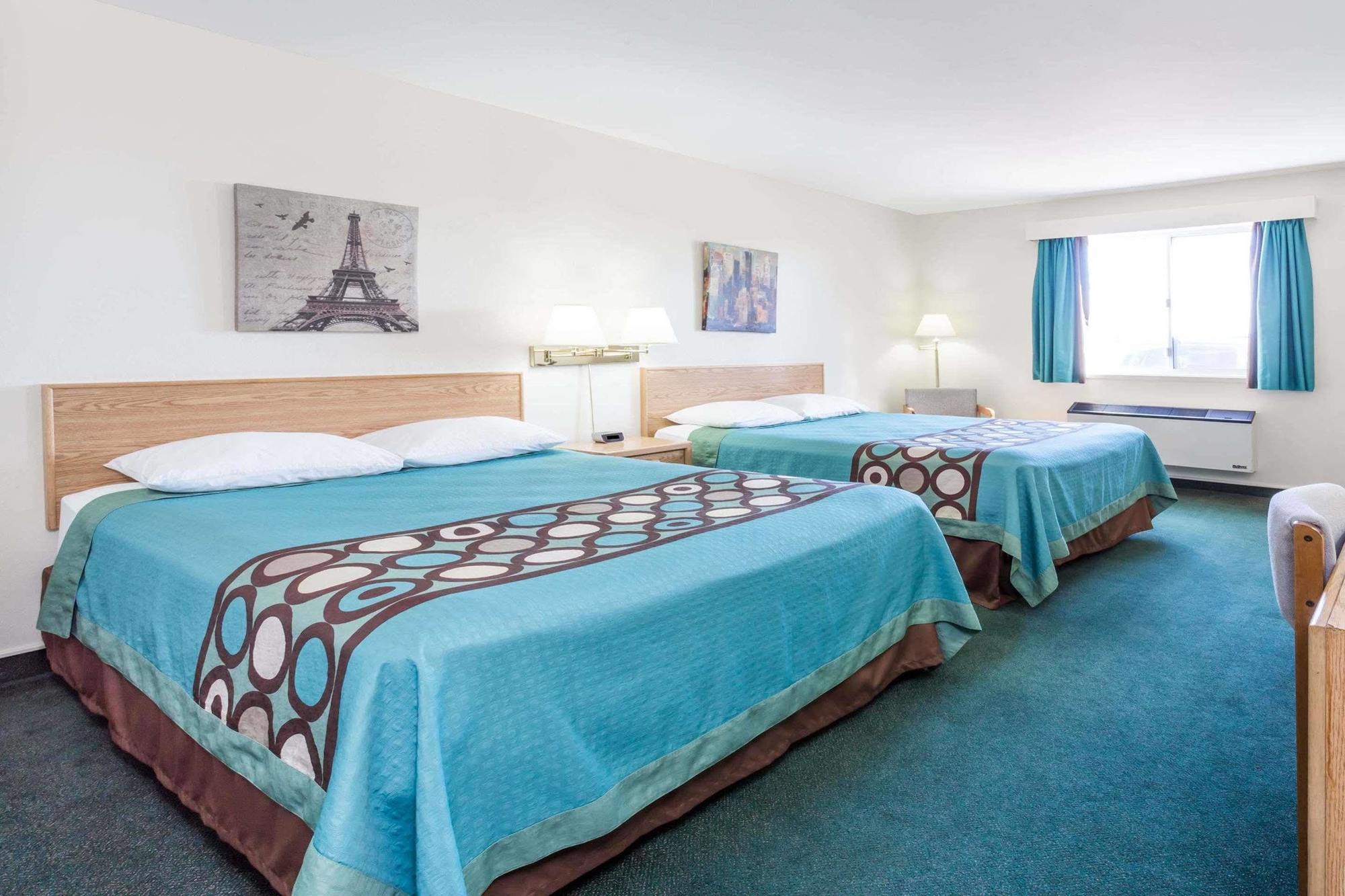 Hotel Super 8 By Wyndham Sk