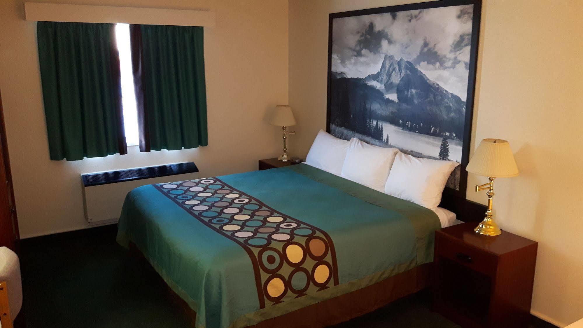 Super 8 By Wyndham Sk
