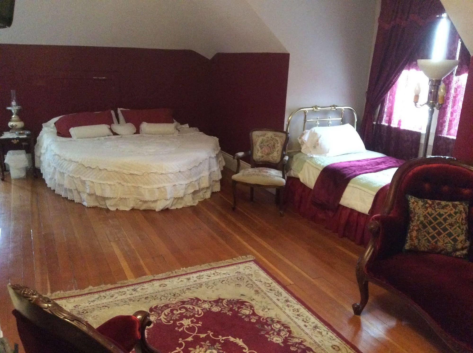 Wakamow Heights 3*
