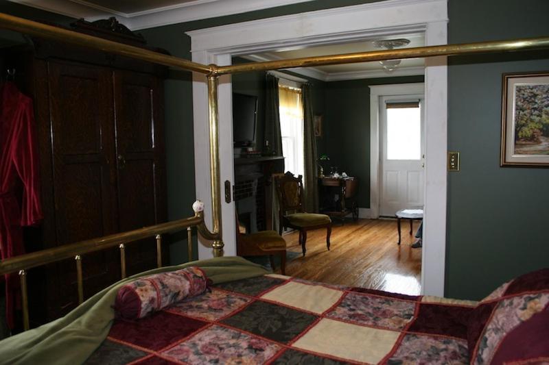 Wakamow Heights Bed & Breakfast Moose Jaw